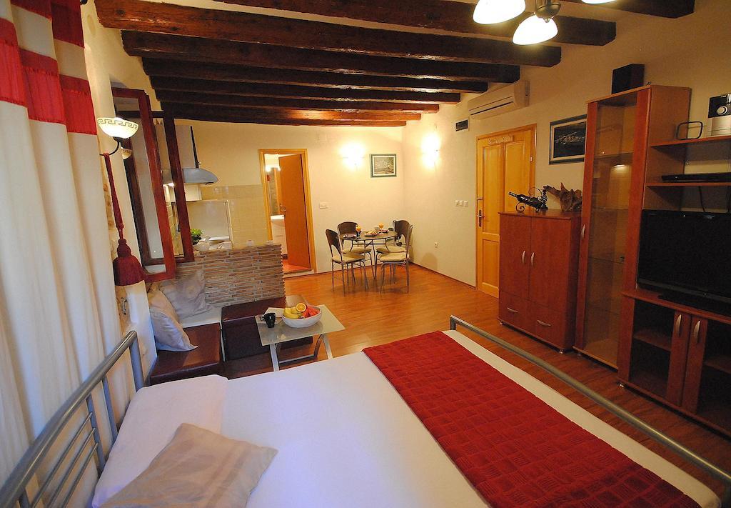 Guesthouse Ancient Stone Rovinj Phòng bức ảnh