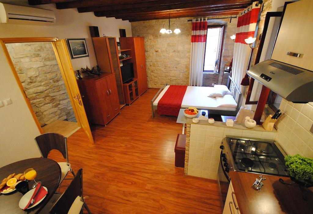 Guesthouse Ancient Stone Rovinj Phòng bức ảnh