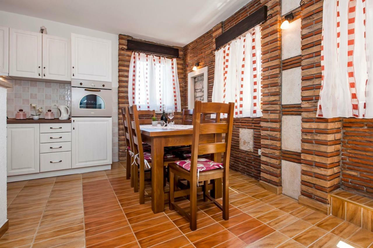 Guesthouse Ancient Stone Rovinj Ngoại thất bức ảnh
