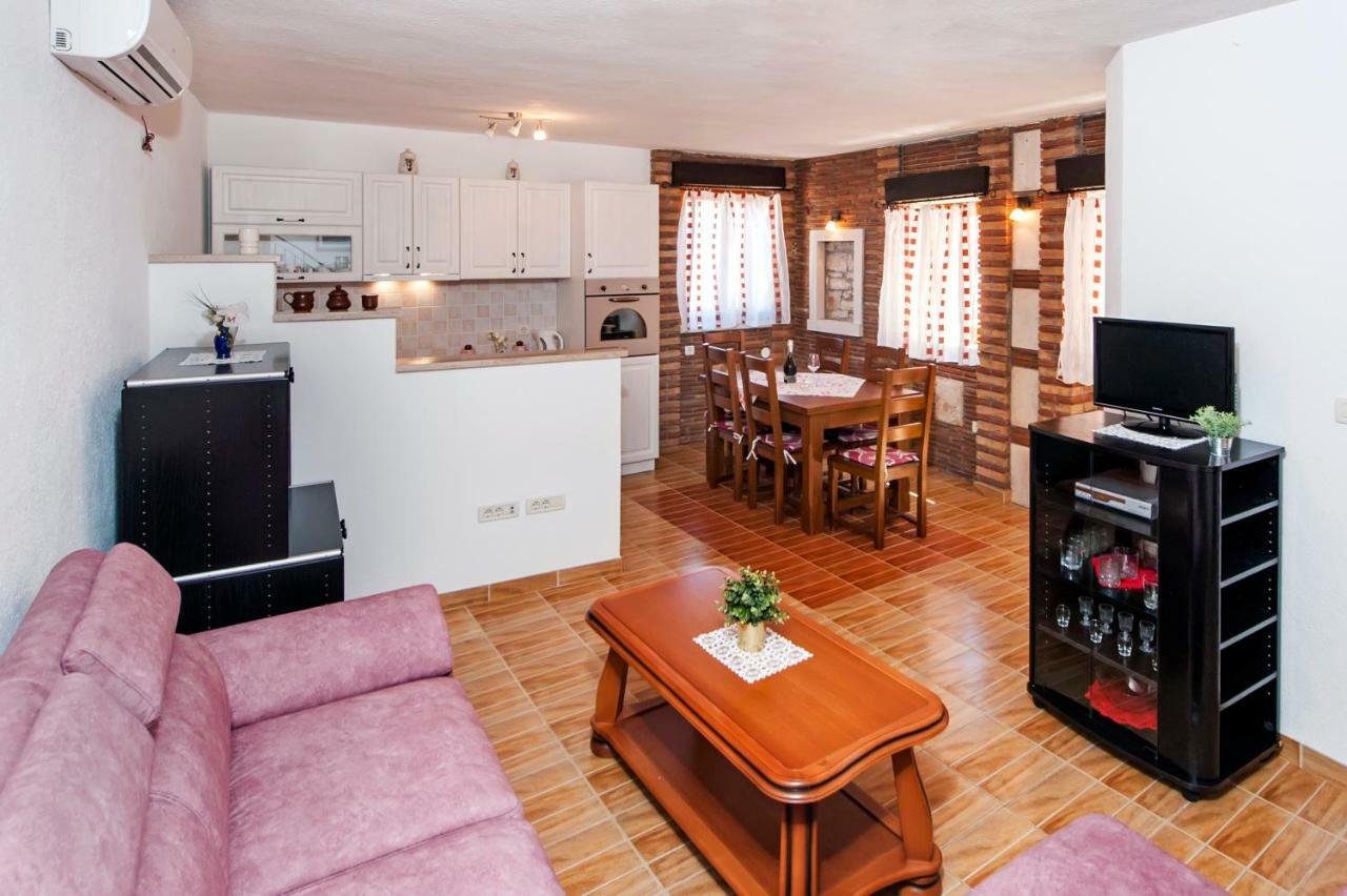 Guesthouse Ancient Stone Rovinj Ngoại thất bức ảnh