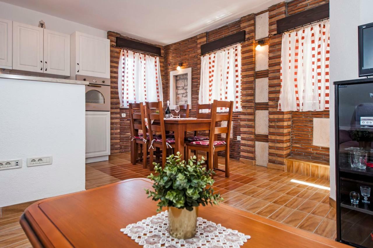 Guesthouse Ancient Stone Rovinj Ngoại thất bức ảnh
