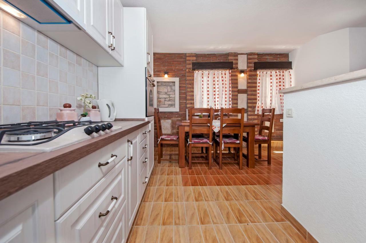 Guesthouse Ancient Stone Rovinj Ngoại thất bức ảnh